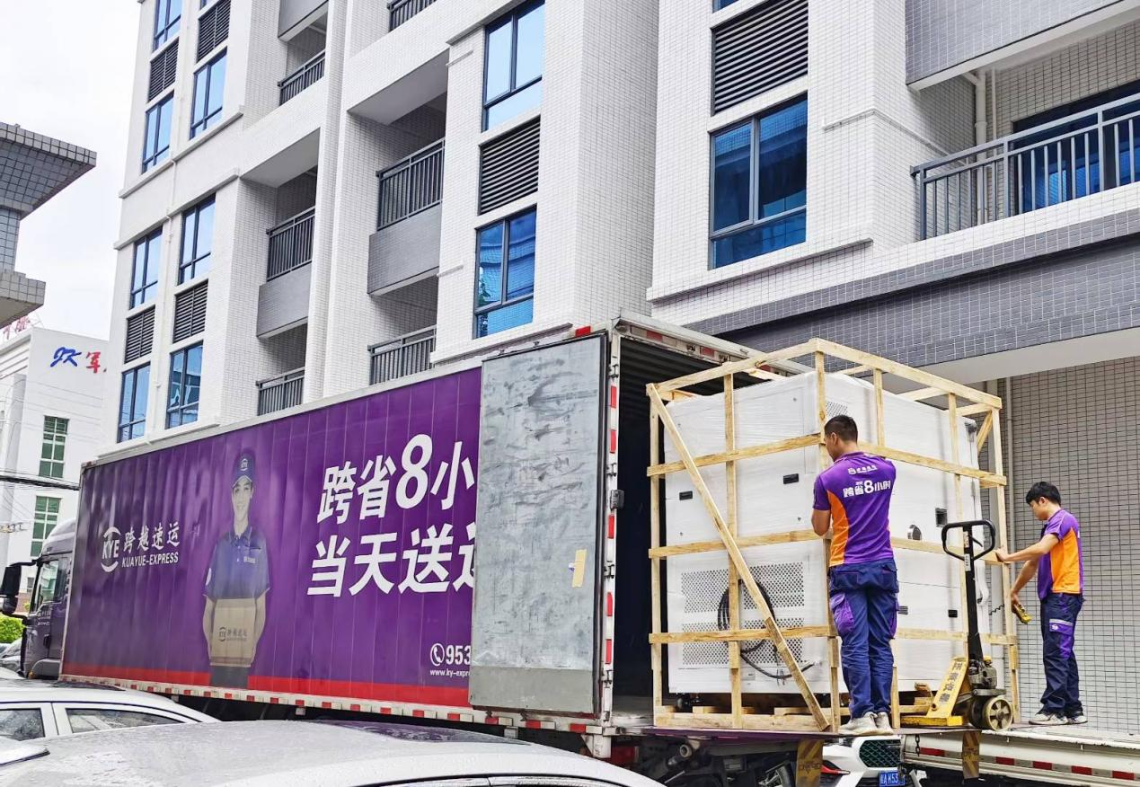 1000L非標(biāo)高低溫試驗(yàn)箱出貨.png 1000L非標(biāo)高低溫試驗(yàn)箱出貨.png